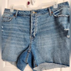 Old Navy Shorts Hi-Rise Curvy NWT!